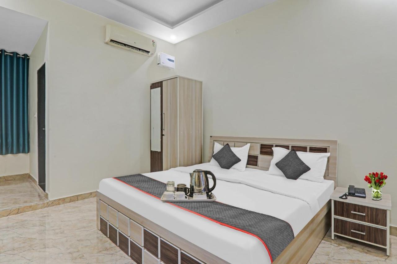 Townhouse P.S.Palace Near Amausi Metro Station Lakhnau Kültér fotó