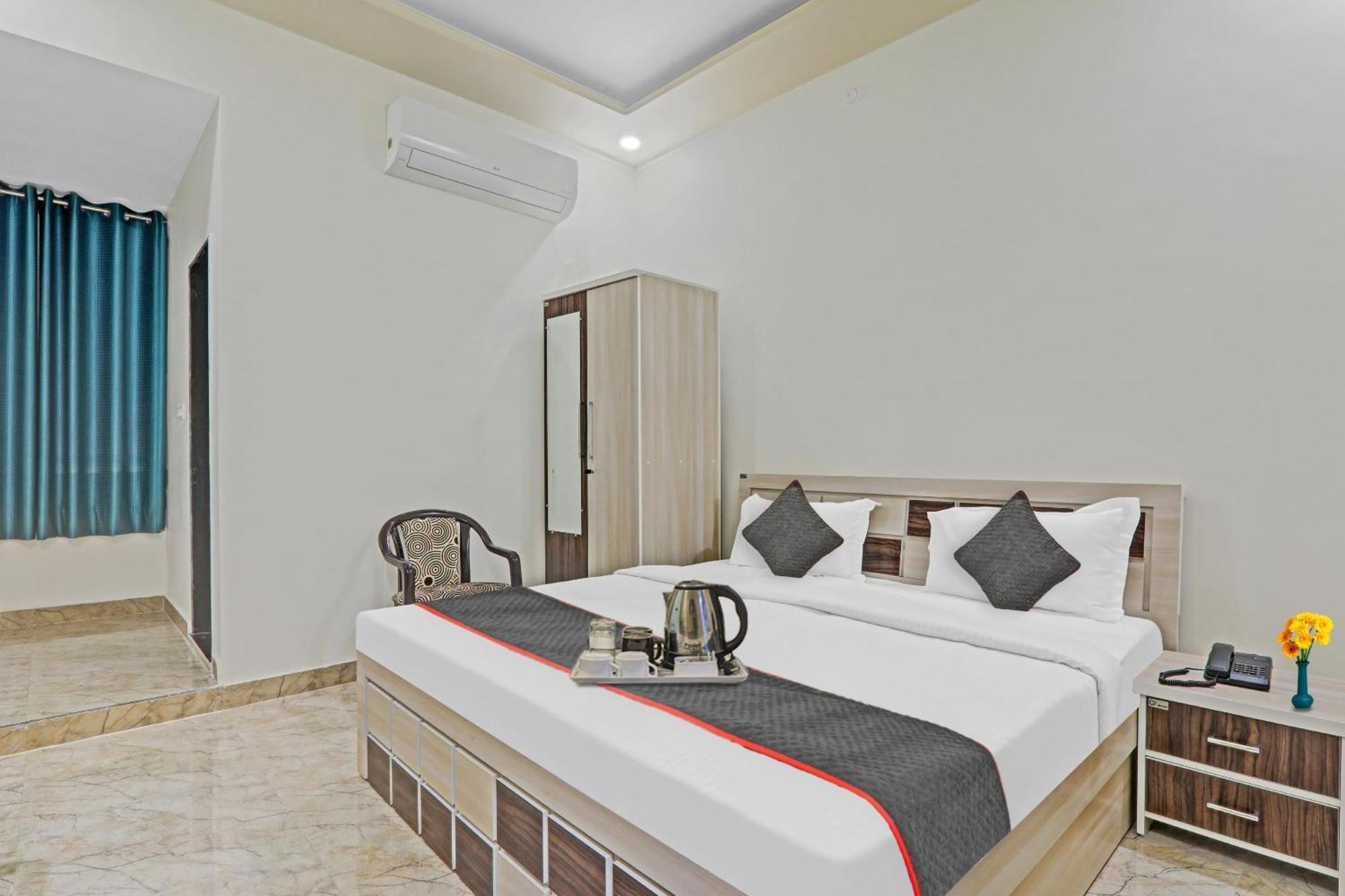 Townhouse P.S.Palace Near Amausi Metro Station Lakhnau Kültér fotó