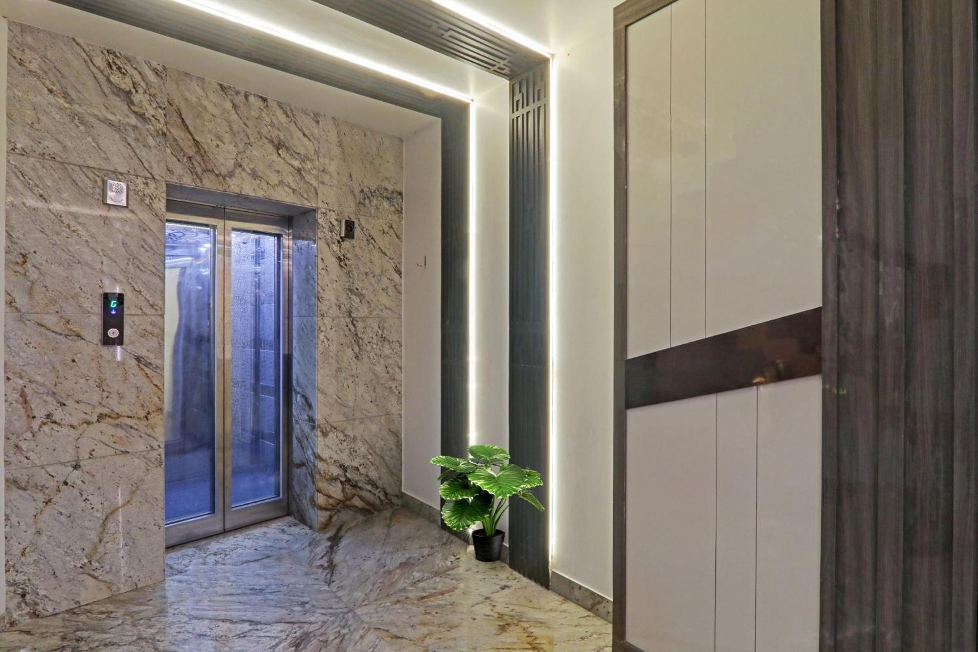 Townhouse P.S.Palace Near Amausi Metro Station Lakhnau Kültér fotó